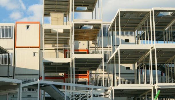 Elastyczna przestrzeń do pracy i życia – kontenery w praktyce